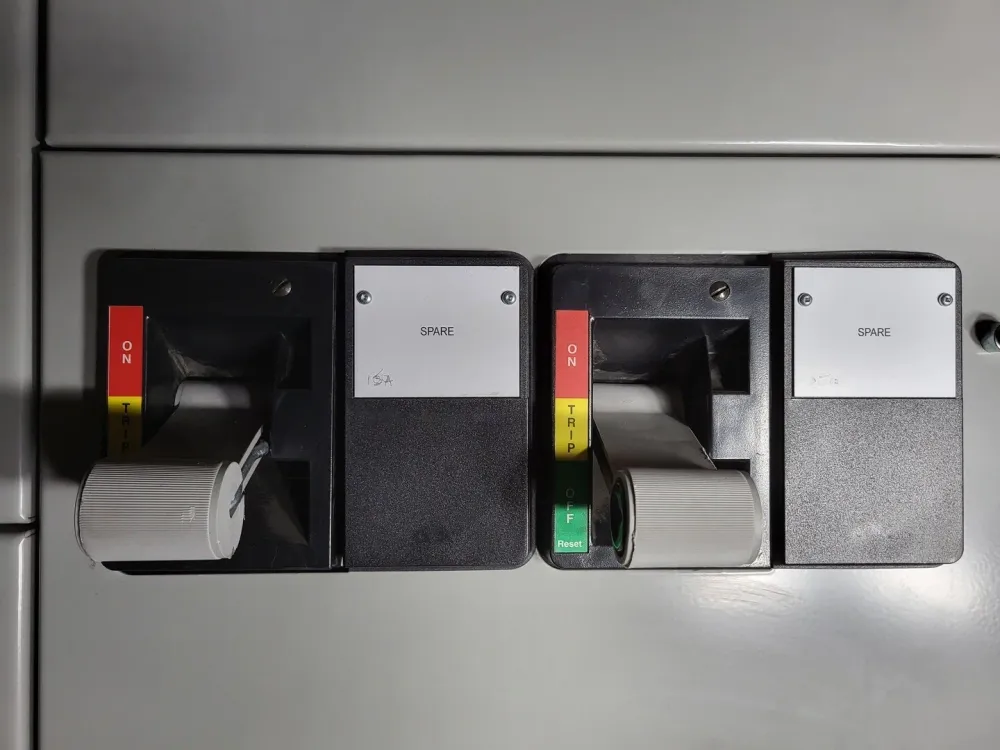 15/60A, 3 Pole, 600V, Disconnect Switch HFD3015,HFD3060 Freedom 2100 MCC Compatibel met RJ45