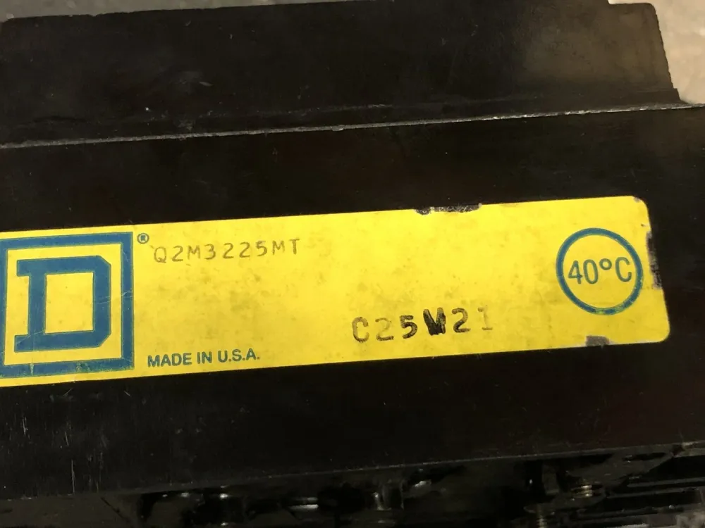 225 Amp, 3 Pole, 600 volts Circuit Breaker Q2M3225MT