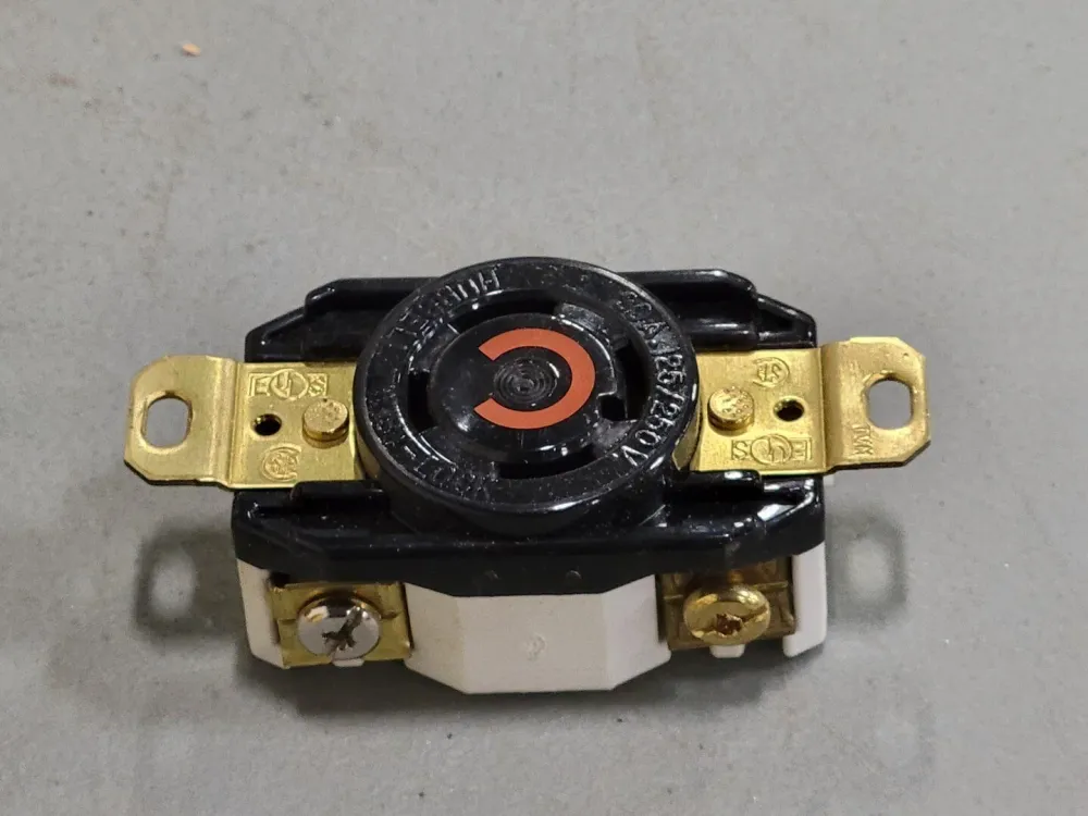30A, 125/250V Twist-Lock Receptacle HBL2720