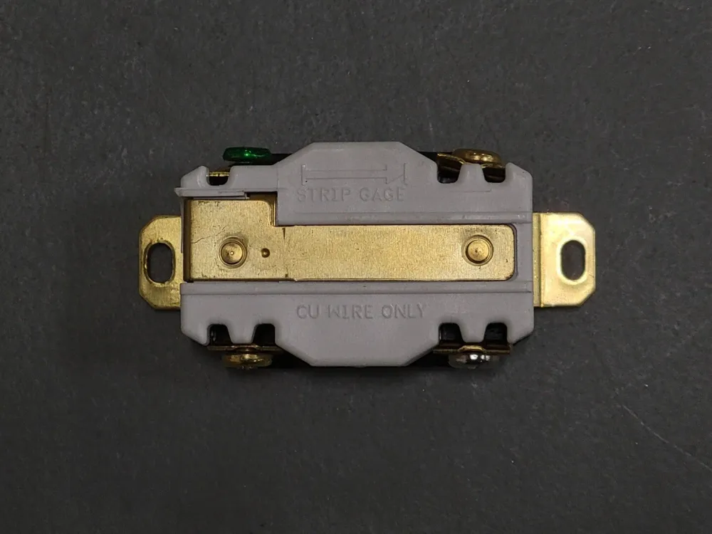 30A, 125/250V Twist-Lock Receptacle HBL2720