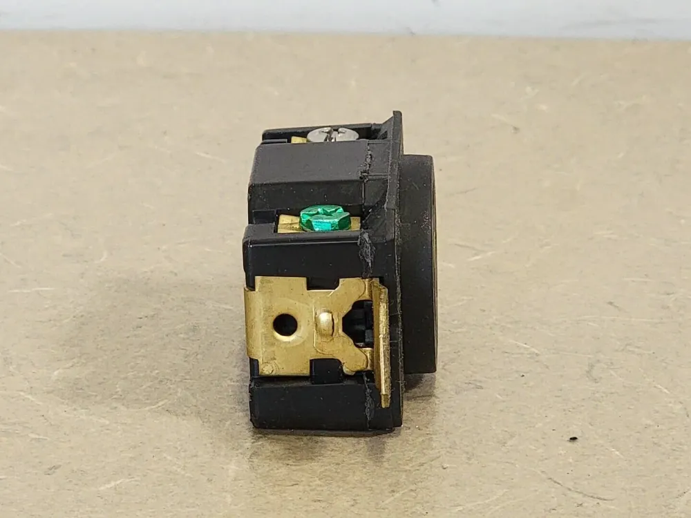 30 Amp 125 Volts Twist Lock Receptacle L530-R
