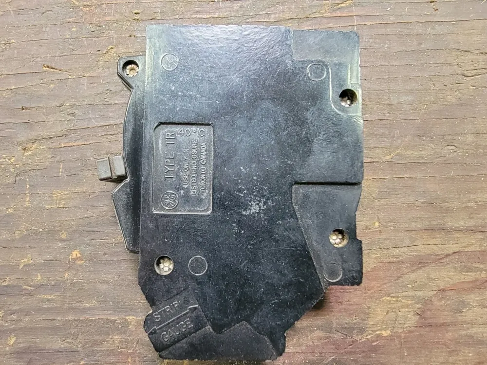 15 Amp, 2 Pole, 120/240 volts Circuit Breaker TR215