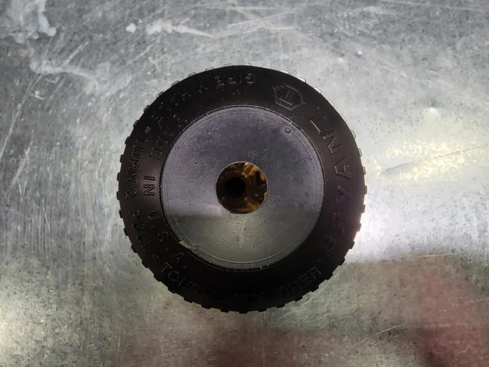 20 Amp Tech-Spec Locking Plug 72020NP met Overspanningsbeveiliging