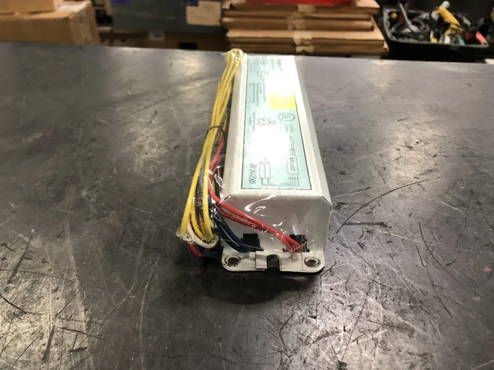 120 Volts 2 Lamps Electronic Magnetic Ballast 82412