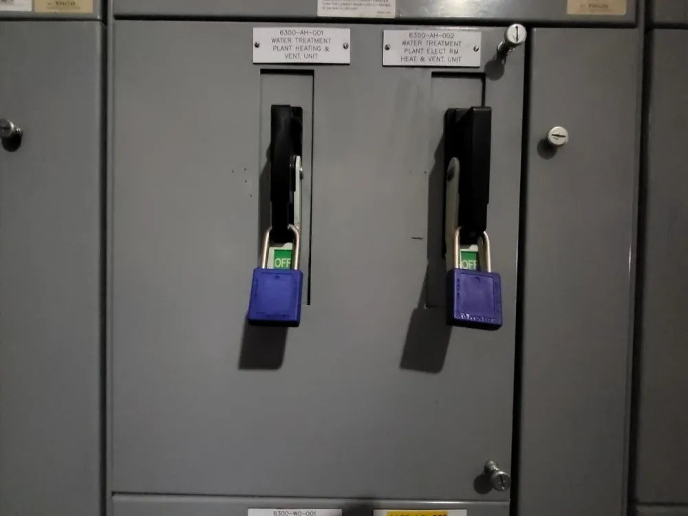 40/20 Amp 3 Poles 600 Volts 3Ph Circuit Breaker CED63B040 CED63B020 MCC Bucket