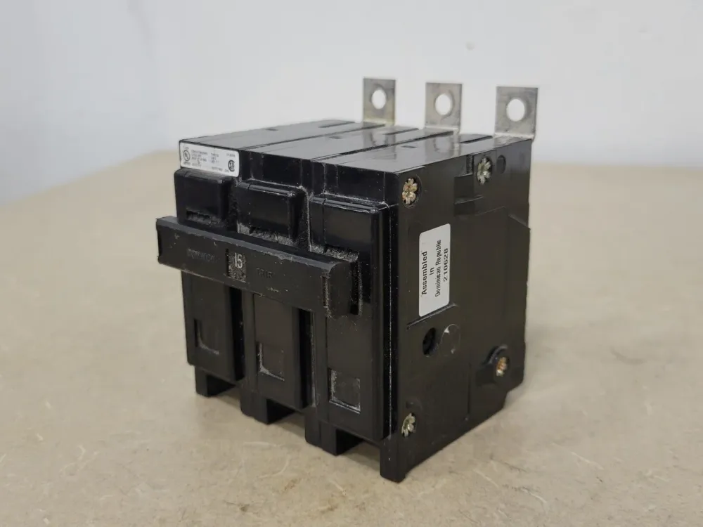 15 Amp, 3 Pole, 240 volts Circuit Breaker BAB3015H