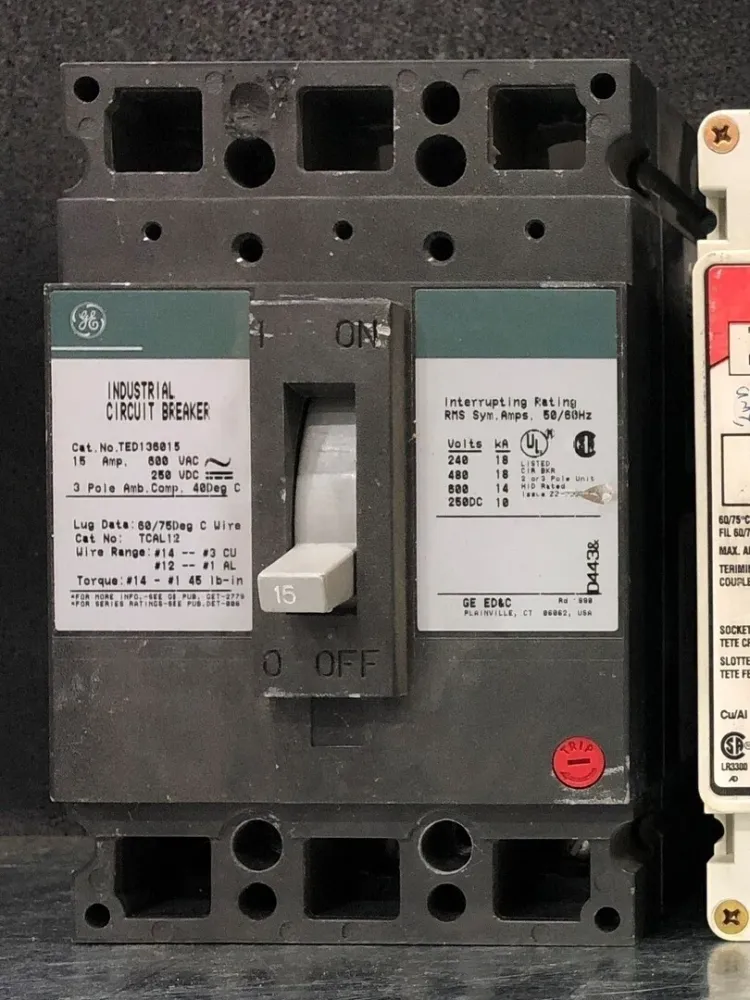 15 Amp, 3 Pole, 600 Volts Circuit Breaker TED136015