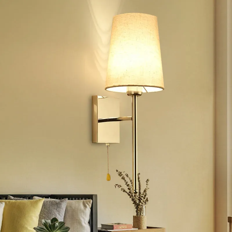 Taps toelopende wandkandelaar Verlichting Modernisme Stof LED-wandmontagelamp chroom voor nachtkastje