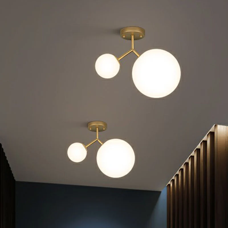 Bolvormige semi-inbouwplafondlamp Minimalistisch melkachtig glas 2-koppige gouden inbouwverlichting voor Woonkamer