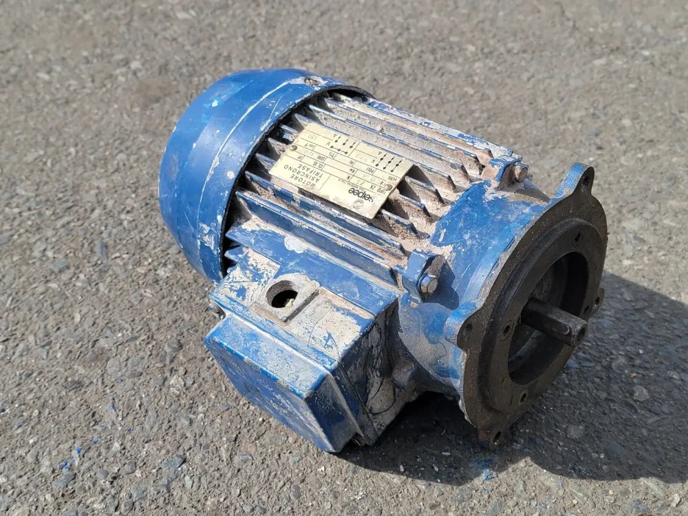 220 volts, 1700 Rpm Electric Motor ZK71