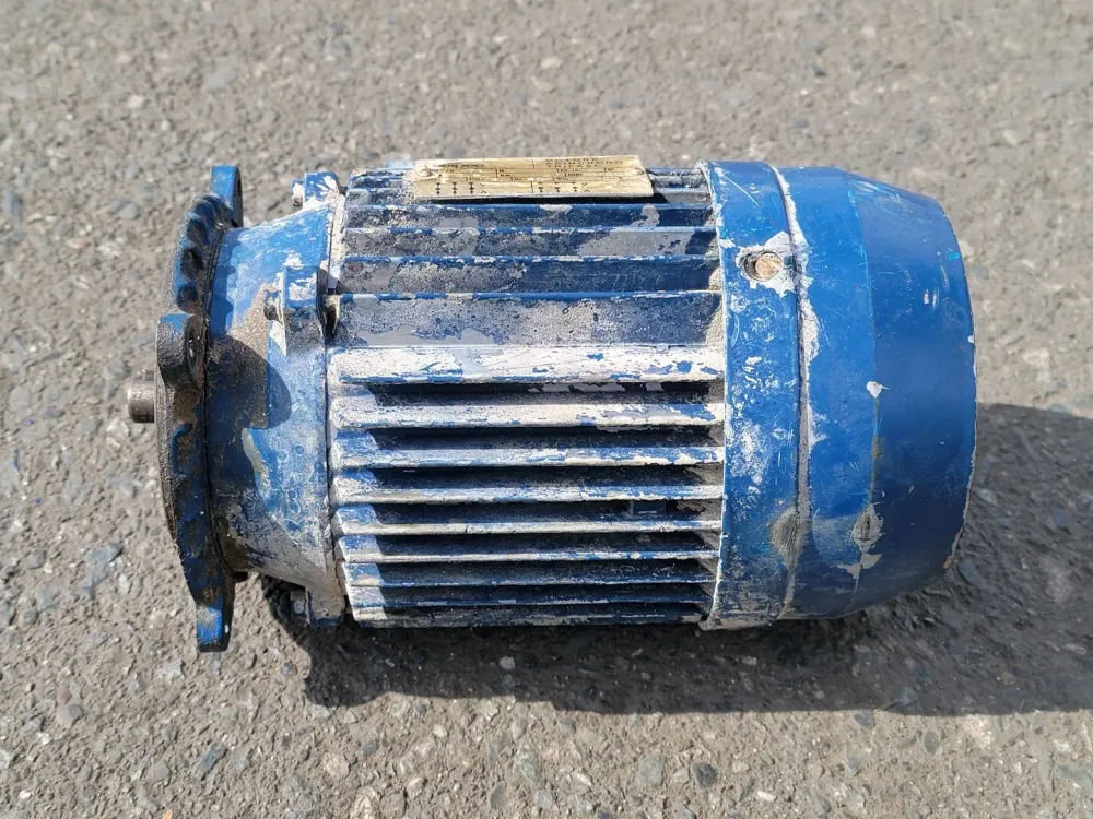 220 volts, 1700 Rpm Electric Motor ZK71