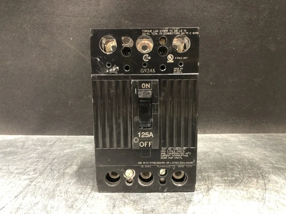 125 Amp, 3 Pole, 240 volts Circuit Breaker THQD32125