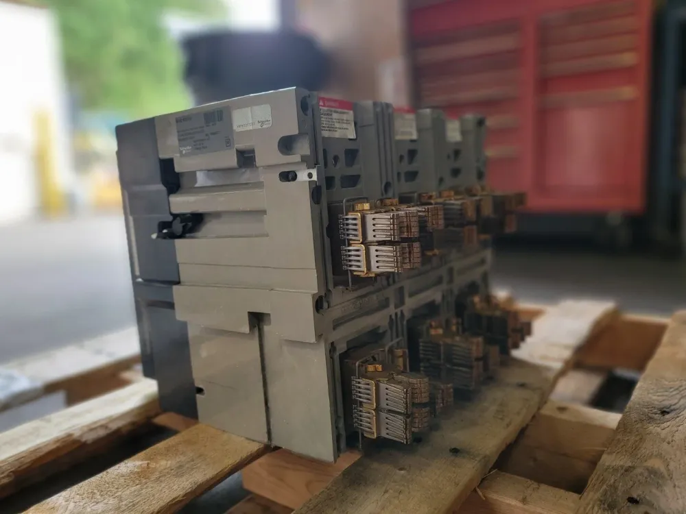 1600 Amp, 3 Pole, 600 Volt Circuit Breaker w/ Matching Rack NW16H
