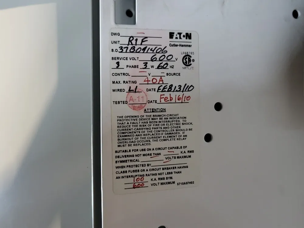 40 Amp MCC Circuit Breaker HFD3040S Bucket Freedom 2100 MCC Frame met Overspanningsbeveiliging