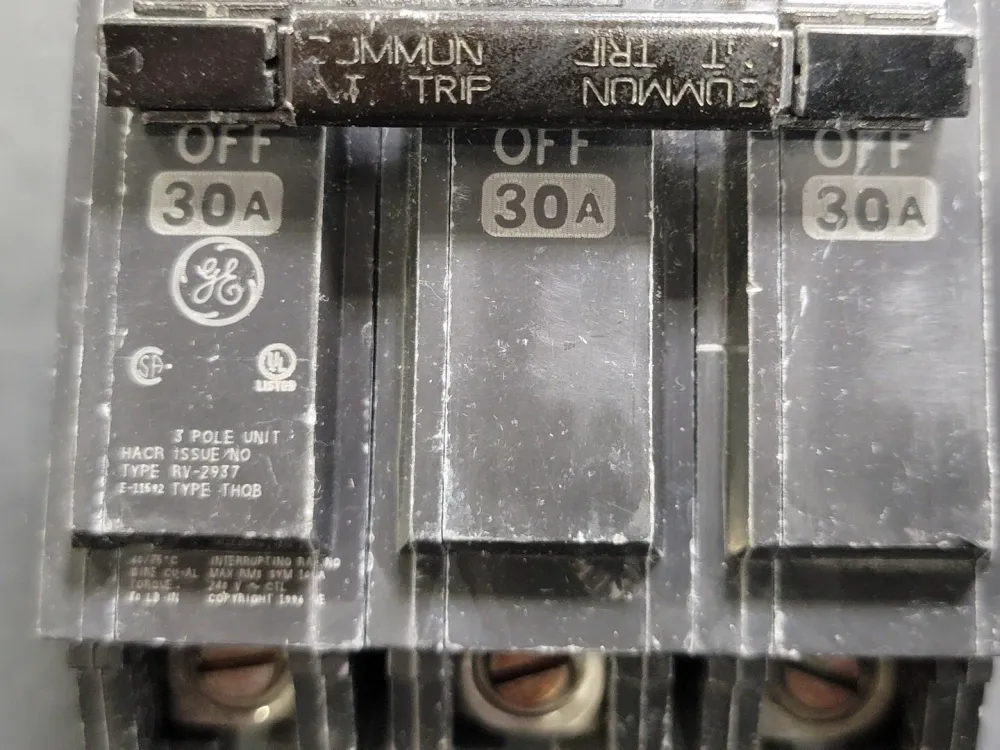 30 Amp, 3 Pole, 240 volts Circuit Breaker THQB330