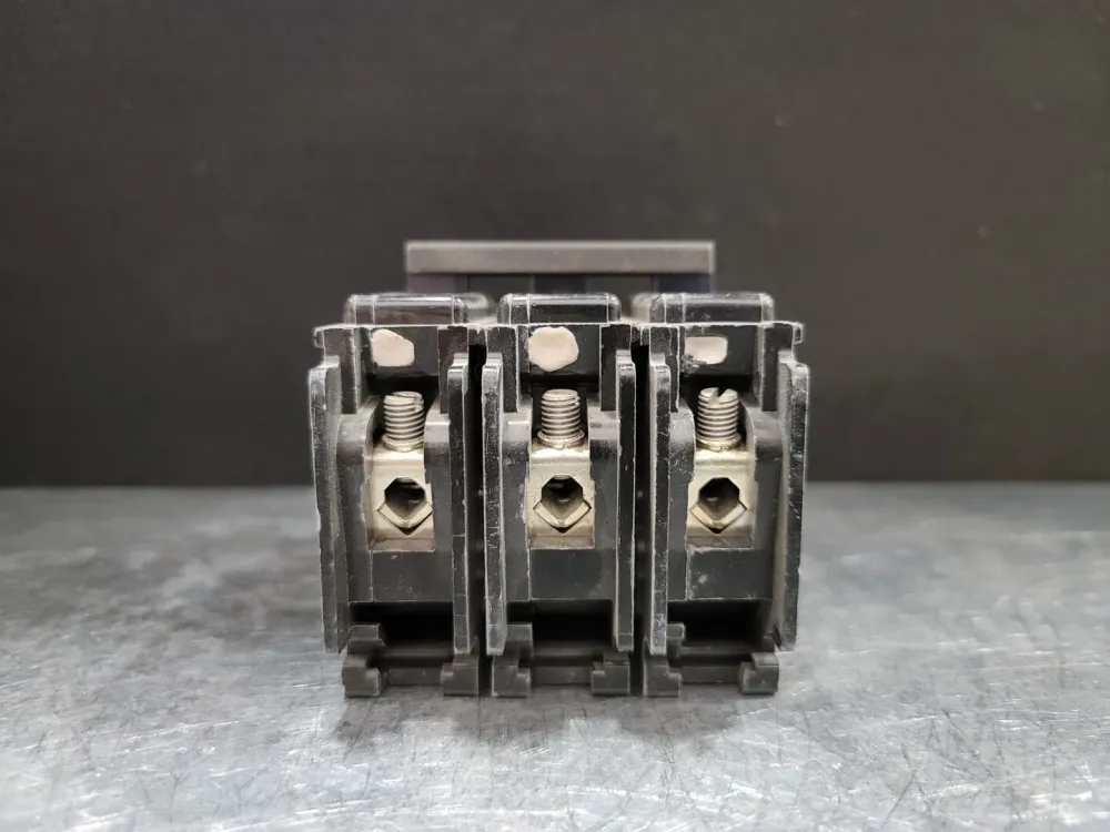 20 Amp, 3 Pole, 240 Volts Circuit Breaker BQ3B020H