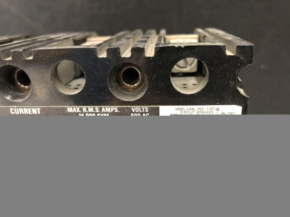 15 Amp, 3 Pole, 600 volts Circuit Breaker LB-782