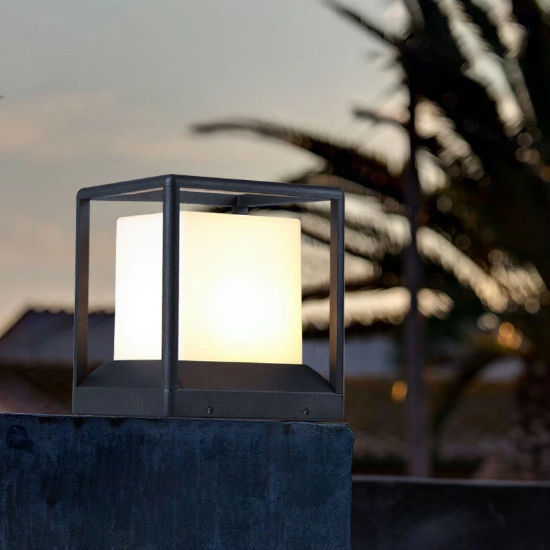Kubieke kunststof paallamp Moderne 1-lichts zwart-witte poortlamp met metalen frame inclusief batterijen