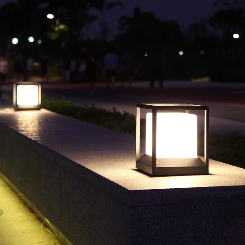 Kubieke kunststof paallamp Moderne 1-lichts zwart-witte poortlamp met metalen frame inclusief batterijen
