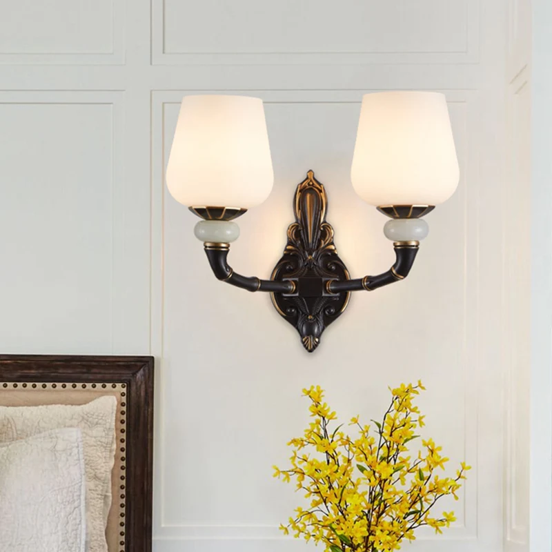 Zwart en goud bekervormige wandverlichting Traditionele opaalglazen 1/2-kops binnenwandlamp met SOS-functie