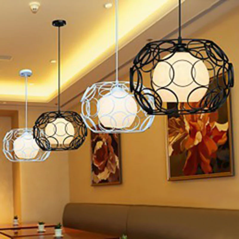 Energiezuinige Crèmekleurige Global-plafondlamp, industriële hangende hanglamp voor een enkel restaurant met metalen kooi