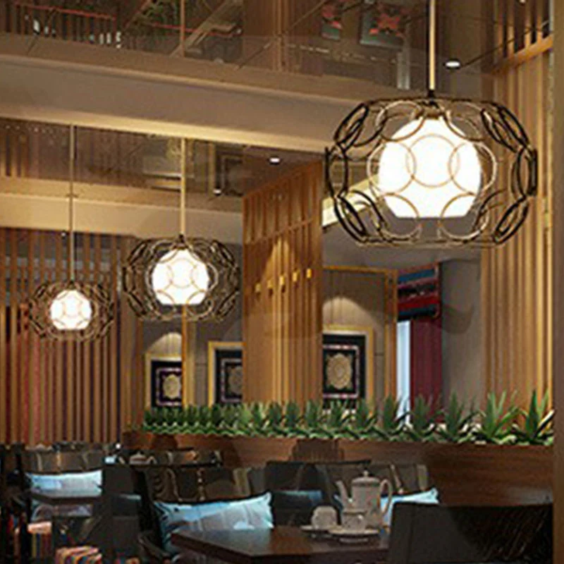 Energiezuinige Crèmekleurige Global-plafondlamp, industriële hangende hanglamp voor een enkel restaurant met metalen kooi