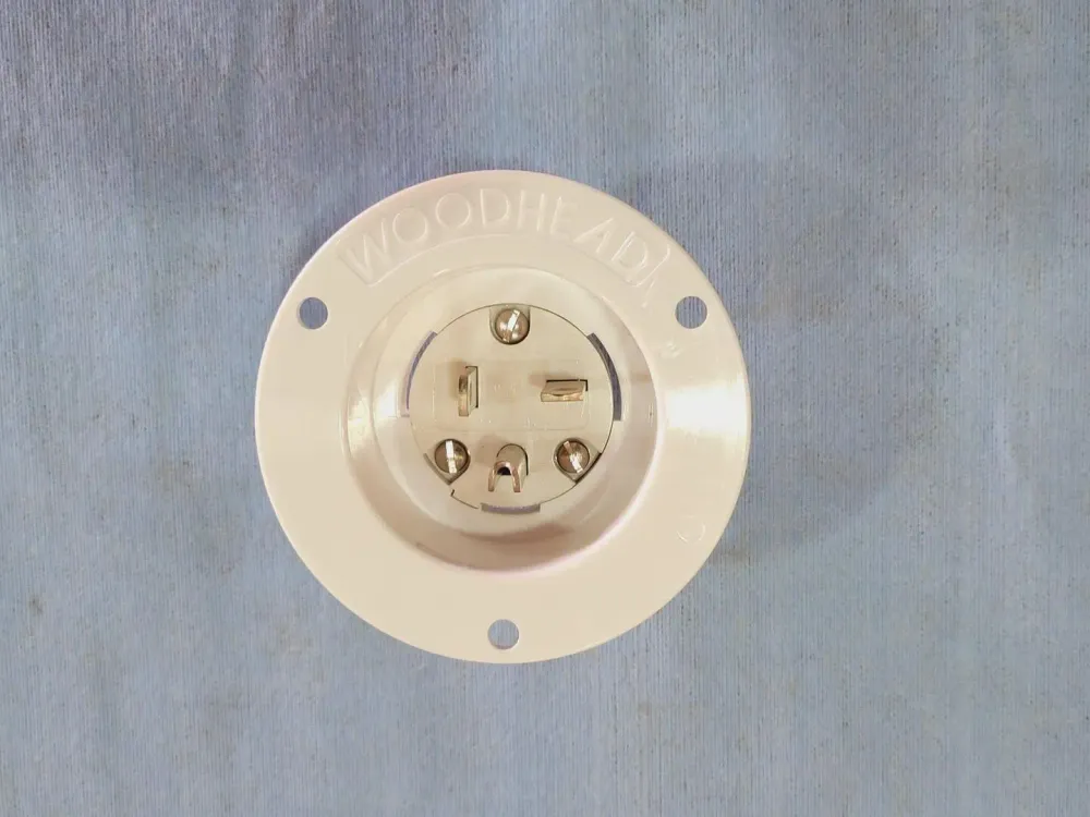 20 Amp Flanged Inlet Plug Nema 5-20 voor isolatiematerialen
