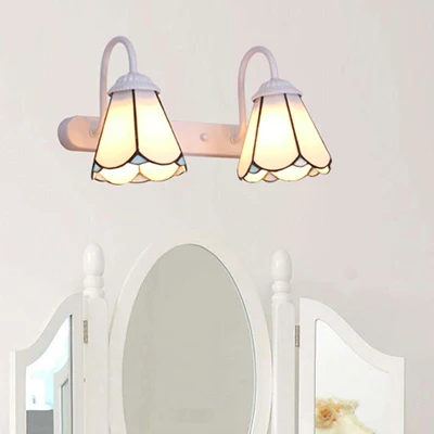 2 Heads Vanity Verlichtingsarmatuur Tiffany Cone Wit/Blauw Glas Wandmontage Zacht voor Slaapkamer