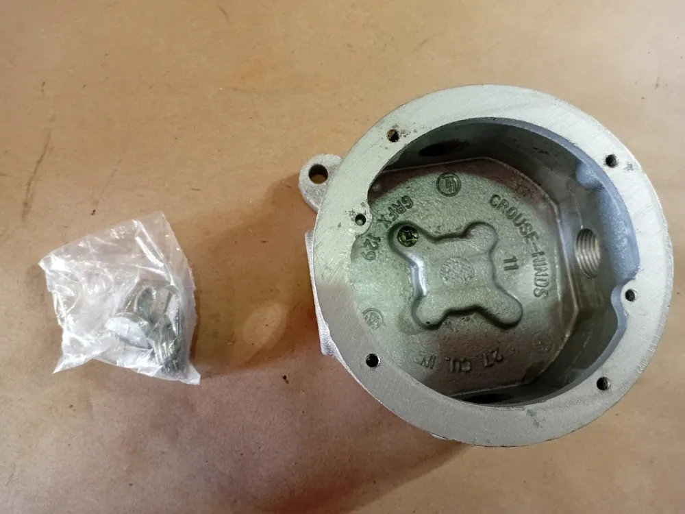 1/2" Conduit Outlet Body GRFX129, 2-1/16" Deep met 2 Accu's