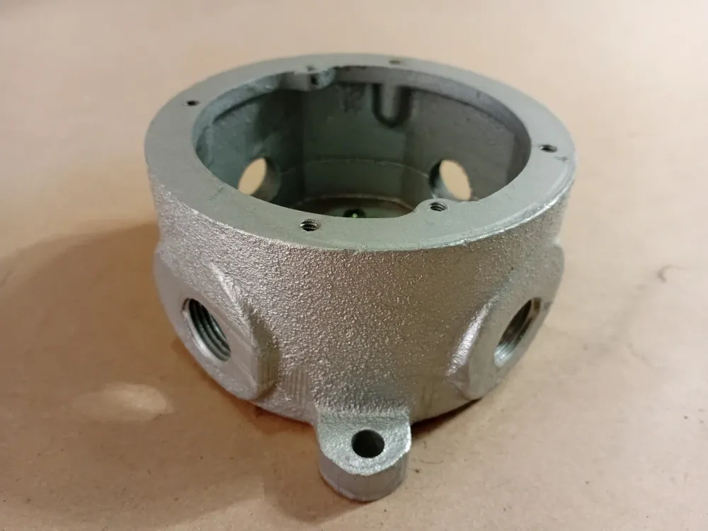 1/2" Conduit Outlet Body GRFX129, 2-1/16" Deep met 2 Accu's