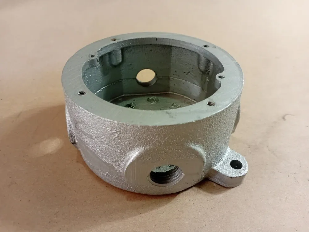 1/2" Conduit Outlet Body GRFX129, 2-1/16" Deep met 2 Accu's