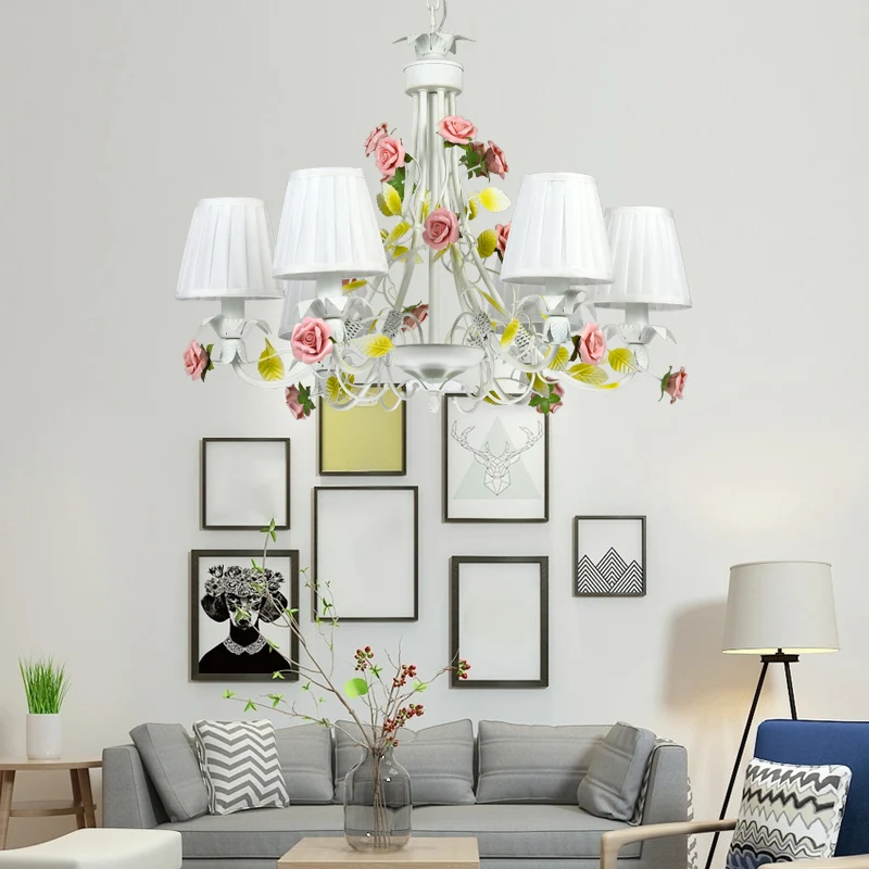 Witte hanglamp van geplooide stof, Empire Shade, pastorale stijl kroonluchter met decoratieve roos met 3 Lichtpunten