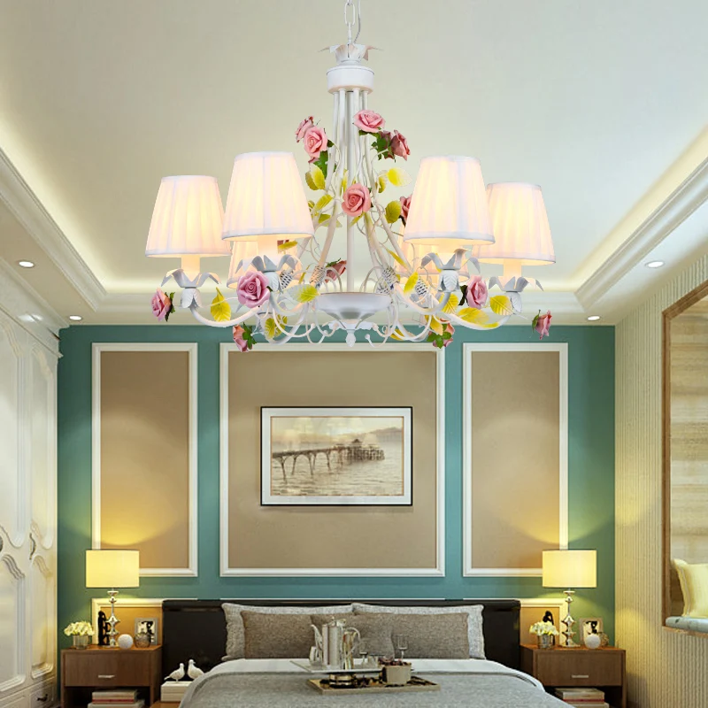 Witte hanglamp van geplooide stof, Empire Shade, pastorale stijl kroonluchter met decoratieve roos met 3 Lichtpunten