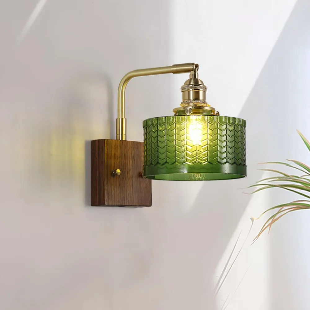 Elegante Groene Wandlamp met Houten Basis & Glazen Kap Lumio