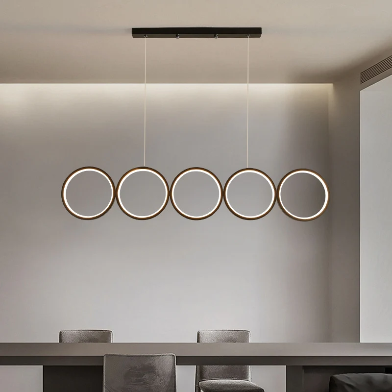 Zwart hangend eilandlicht met 5 ringen Eenvoudige metalen LED-plafondhanger boven tafel, warm/wit zwak