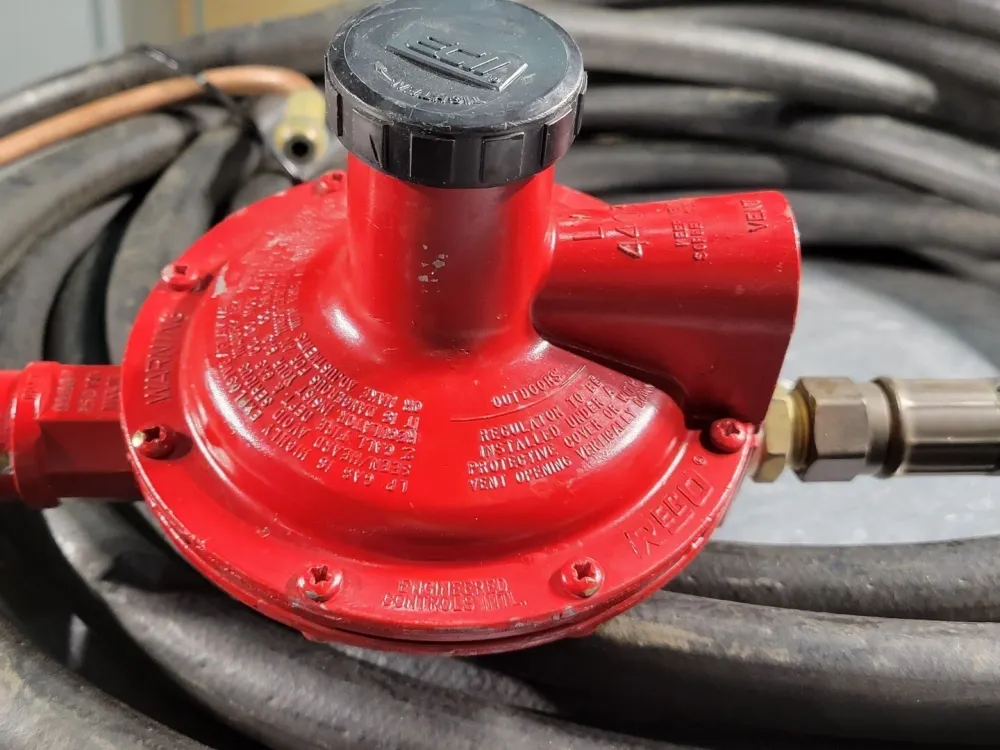 Gas Regulator LV4403 & Hose