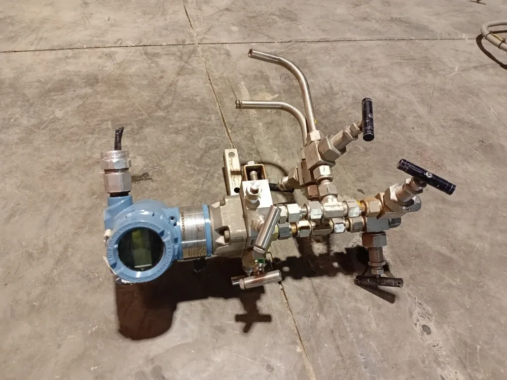 Haakse Coplanar Pressure Transmitter 3051CD2A52A1AC6 w/ Valve Manifold