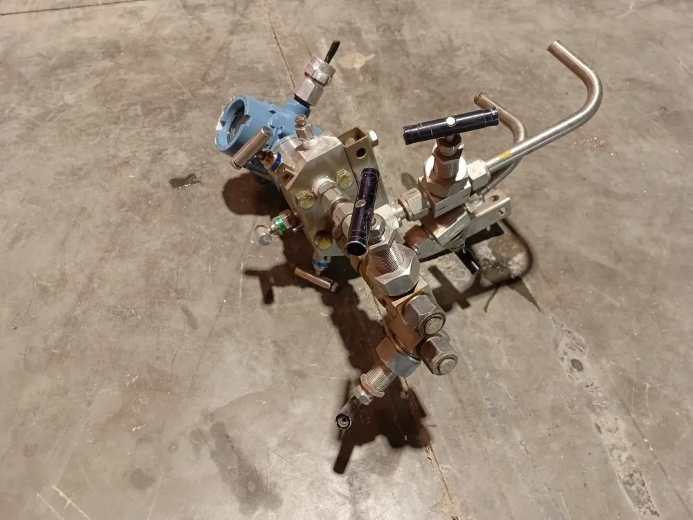 Haakse Coplanar Pressure Transmitter 3051CD2A52A1AC6 w/ Valve Manifold