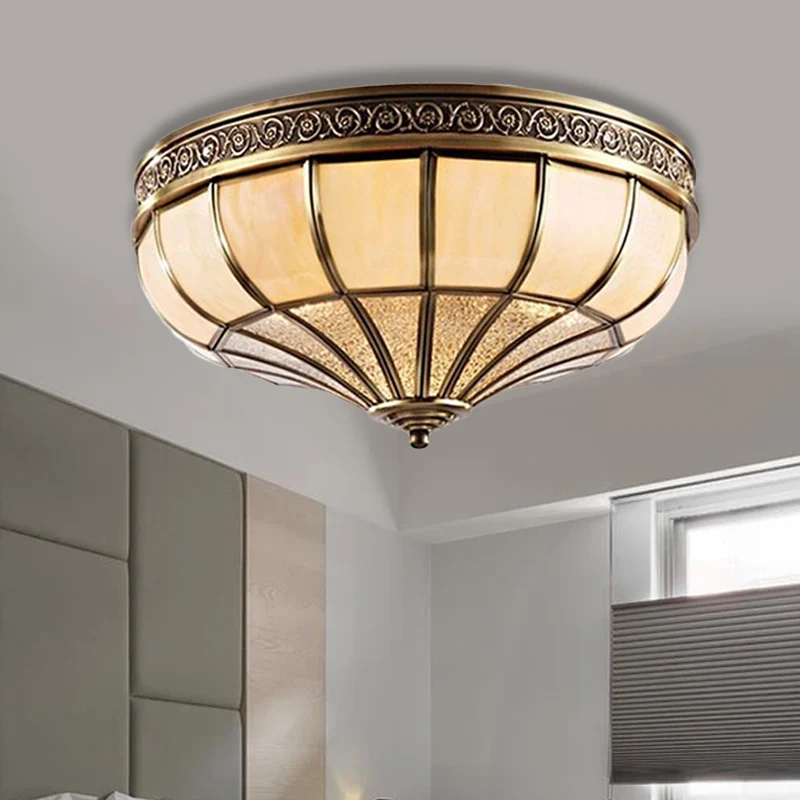 Dome Bedroom Flush Mount Lamp Colonial Opaque Glass 3/4 Bulbs Geel koper Ceiling Light Fixture, 12.5"/16" W Brass