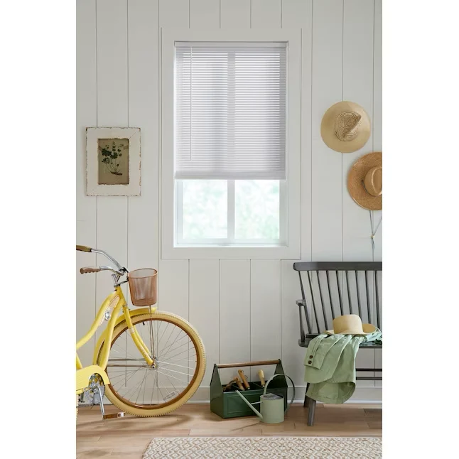 LEVOLOR Trim+Go 1- Slat Width 60- x 72- Mobiel inzetbaar White Vinyl Room Darkening Mini-blinds