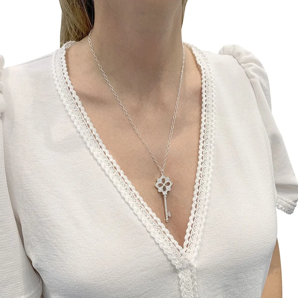 Tiffany & Co necklace, "Key", platinum, ivoor gold and diamonds.