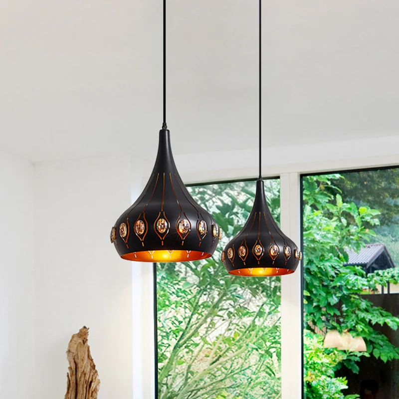 Moderne hangende plafondlamp met 1 lamp, eetkamer, moderne zwarte afwerking en metalen uienkap | Snel Leverbaar
