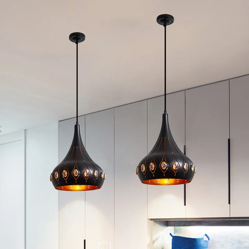 Moderne hangende plafondlamp met 1 lamp, eetkamer, moderne zwarte afwerking en metalen uienkap | Snel Leverbaar
