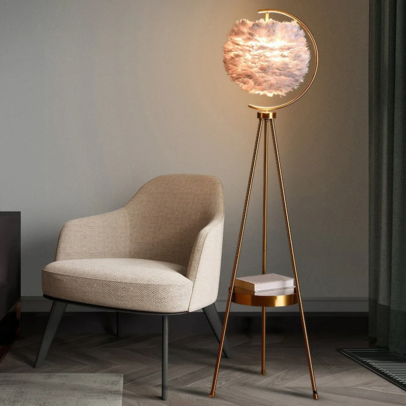 Premium Kwaliteit Feather Ball vloerverlichting Nordic 1-kops staande lamp met messing statief en dienblad