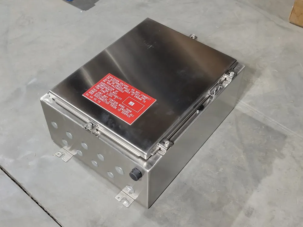 Wall-Mount Type 4X Enclosure 20"X16"X8" Stainless Staal 316L, A20H1608SS6LP