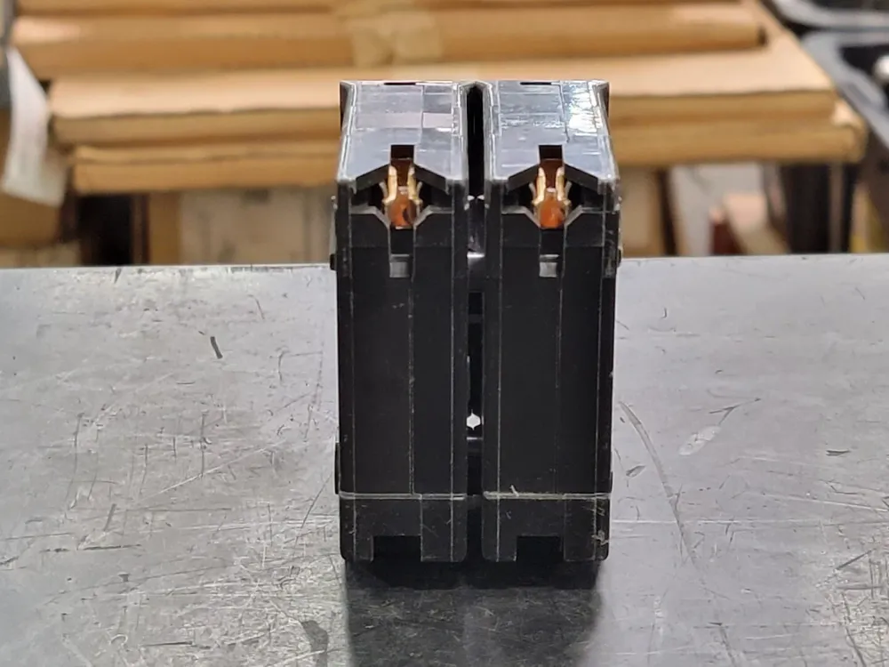 30 Amp, 2 Pole, 120/240 volts Circuit Breaker HOM230