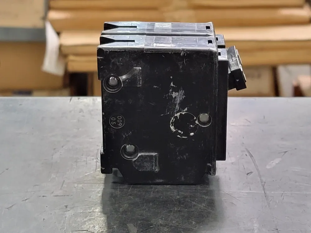30 Amp, 2 Pole, 120/240 volts Circuit Breaker HOM230