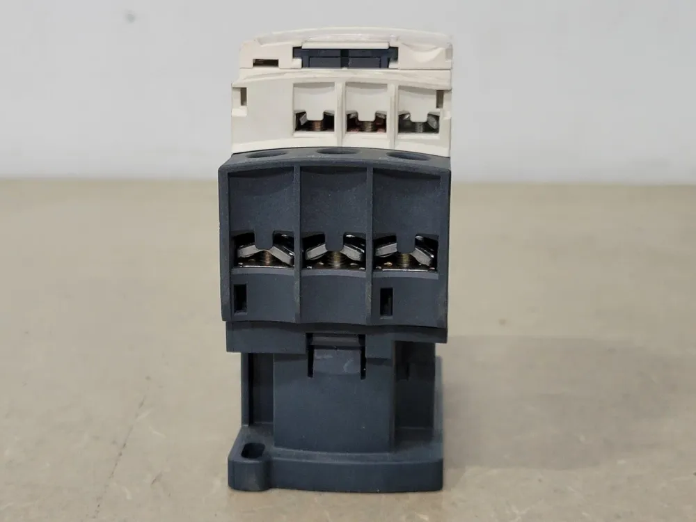 25 Amp, 3 Pole, 1NO + 1NC Contactor LC1D25 voor Badkamer en Keuken