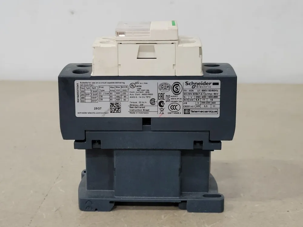 25 Amp, 3 Pole, 1NO + 1NC Contactor LC1D25 voor Badkamer en Keuken
