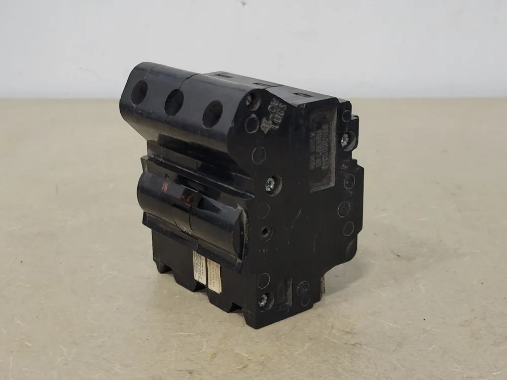 15 Amp, 3 Pole, 240 volts Circuit Breaker NB3P15